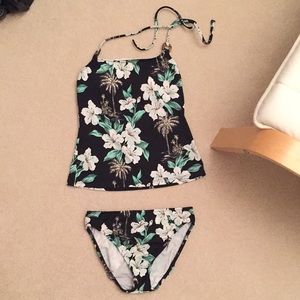 Tropical floral tankini swimsuit set